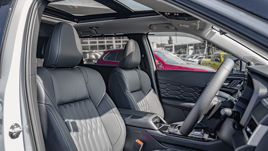 2026 Mitsubishi Outlander 13