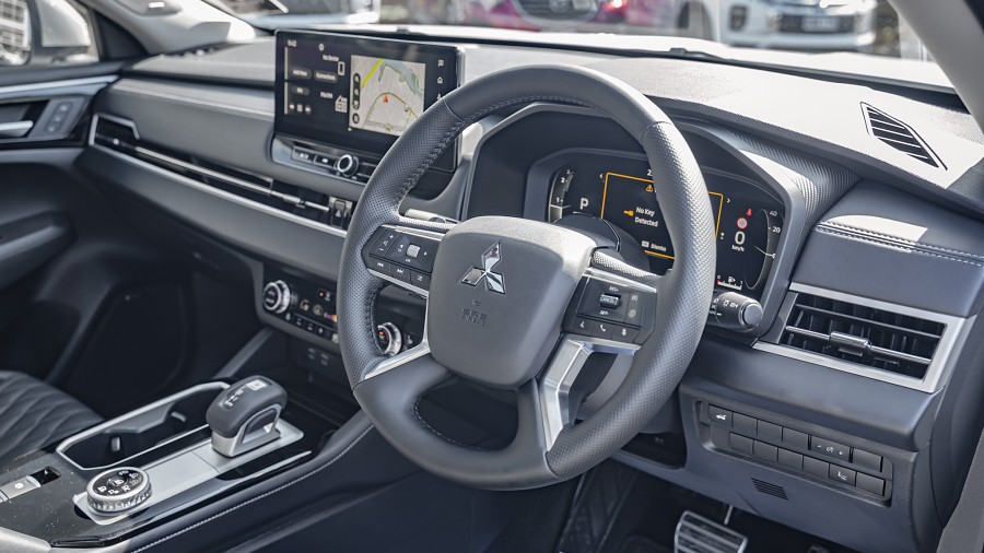 2026 Mitsubishi Outlander 14