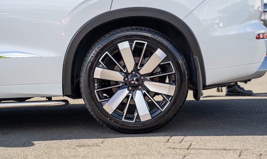 2026 Mitsubishi Outlander 7