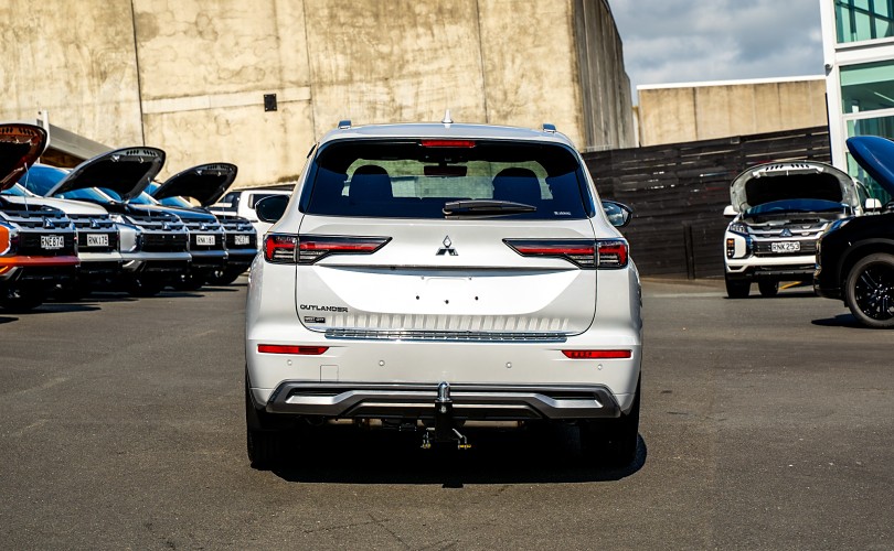 2026 Mitsubishi Outlander 4