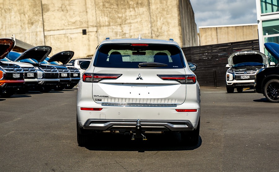 2026 Mitsubishi Outlander 4