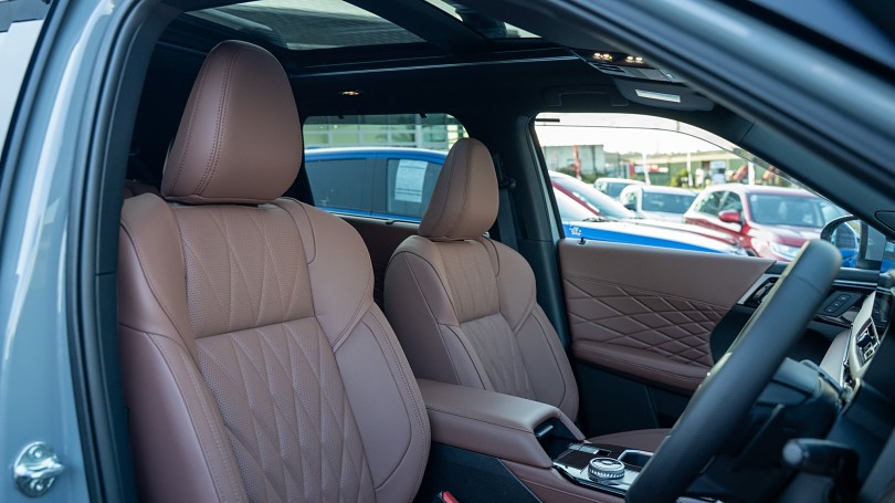 2026 Mitsubishi Outlander 8