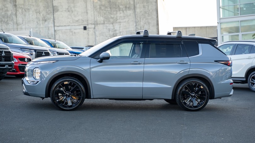 2026 Mitsubishi Outlander 5