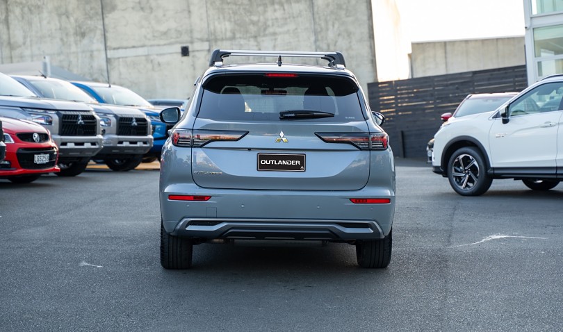 2026 Mitsubishi Outlander 4