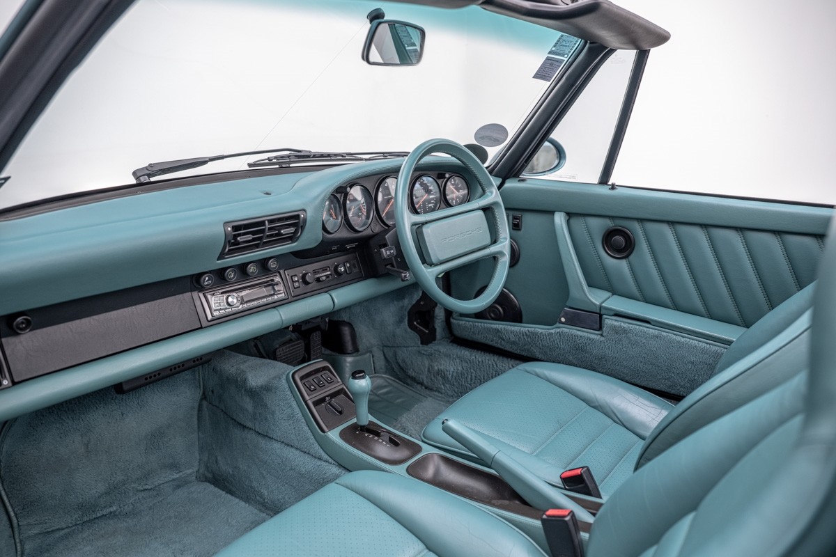 Porsche 911 Carrera 2 WTL Cabriolet (964)