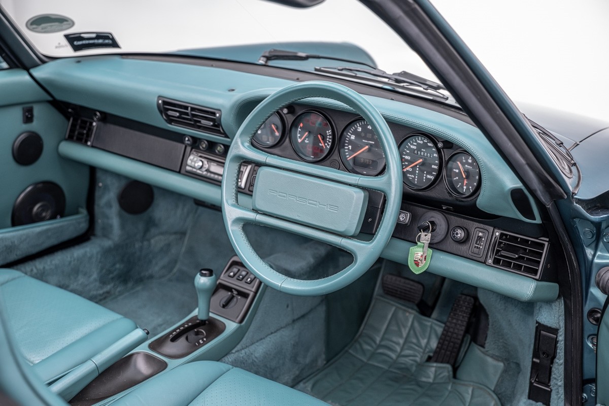 Porsche 911 Carrera 2 WTL Cabriolet (964)