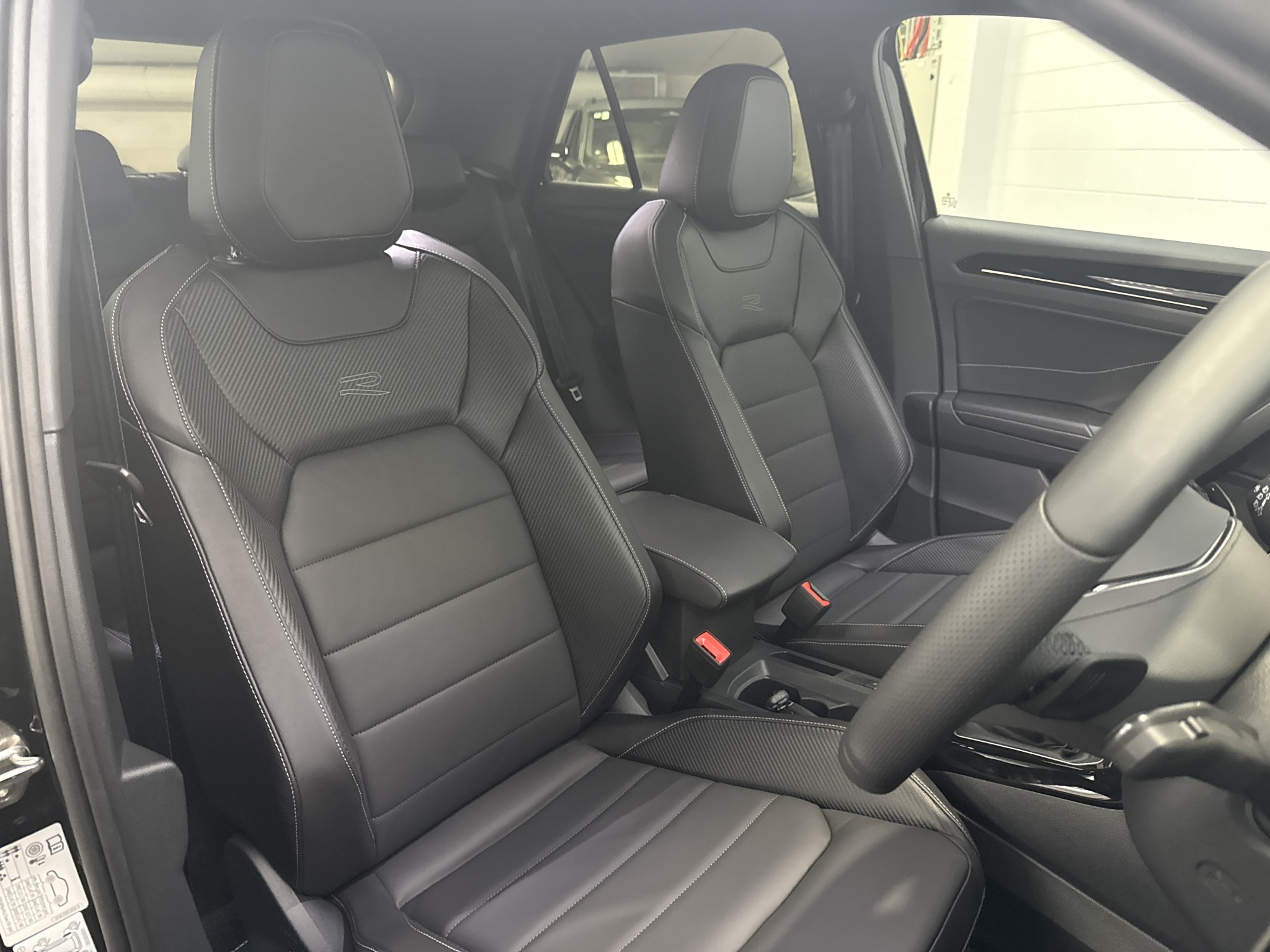 Volkswagen T-Roc 2WD R-LINE