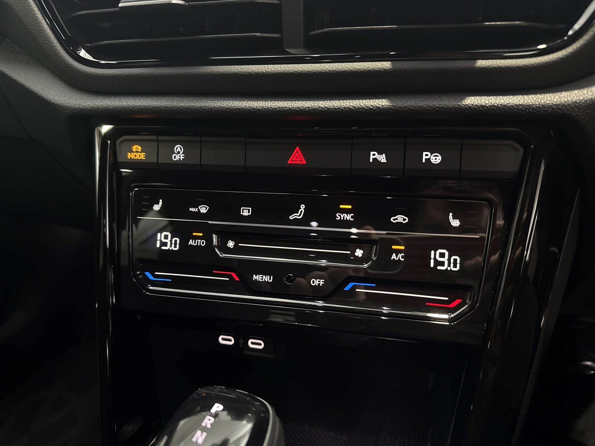 Volkswagen T-Roc 2WD R-LINE