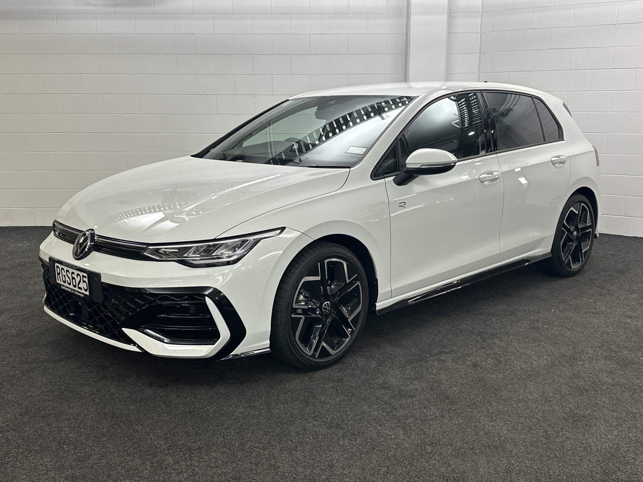 Volkswagen Golf 8.5 R-LINE