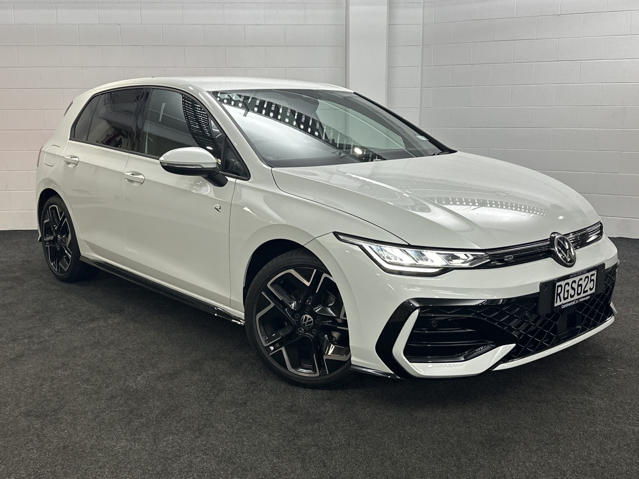 Volkswagen Golf 8.5 R-LINE