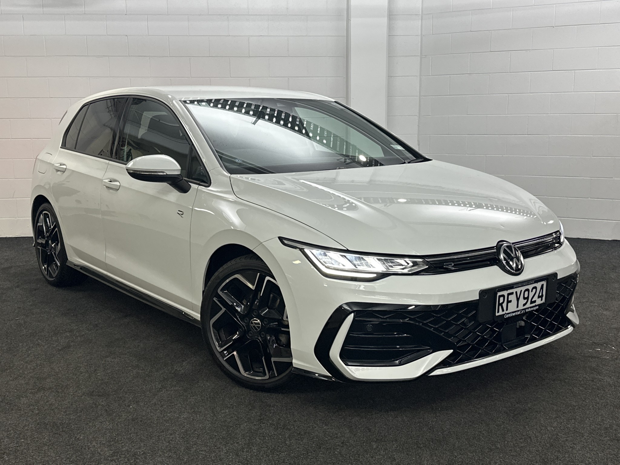 Volkswagen Golf R-Line 1.4Pt/8At