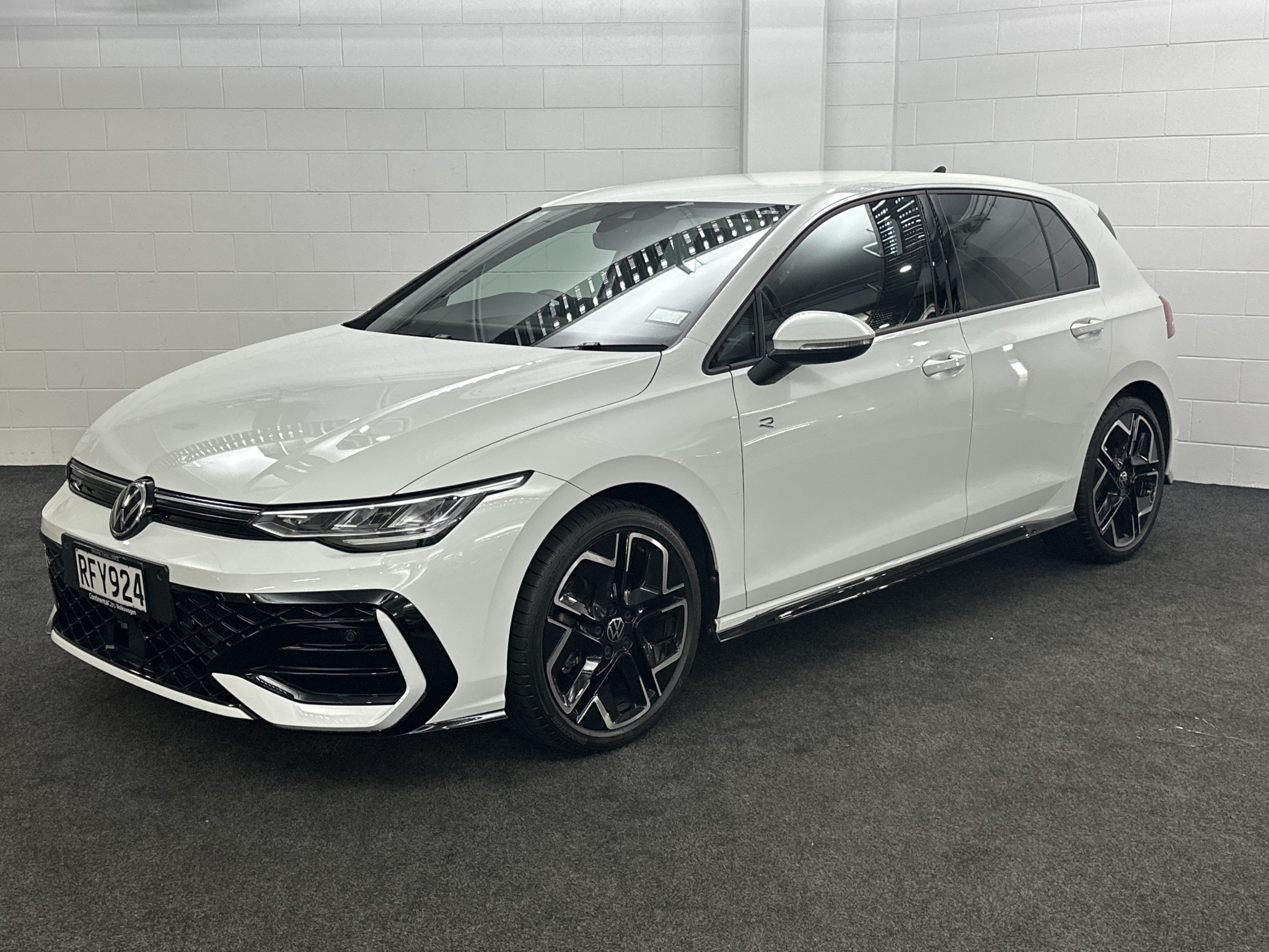 Volkswagen Golf R-Line 1.4Pt/8At