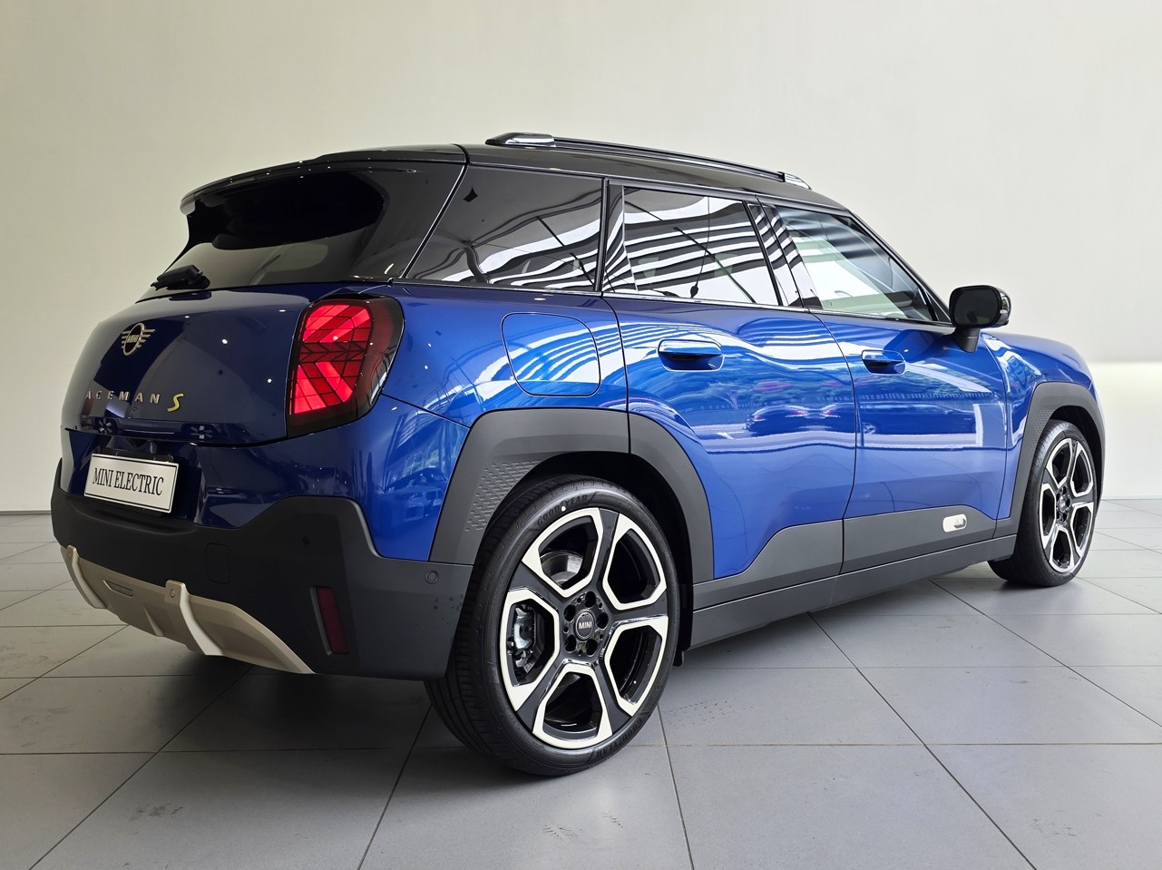 MINI Aceman SE - Favoured