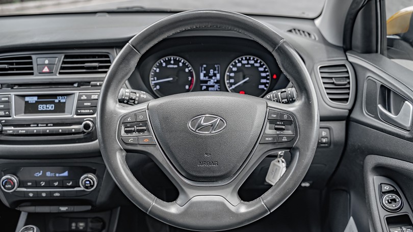 2017 Hyundai i20 11