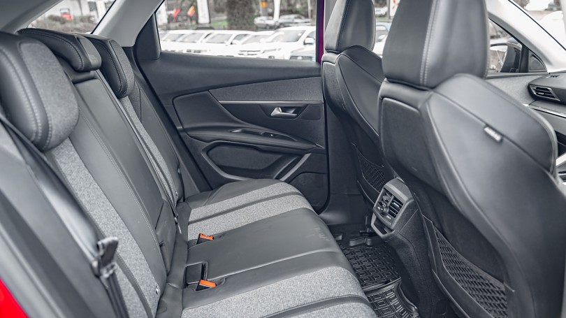 2020 Peugeot 3008 17