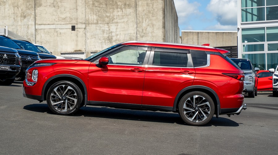 2022 Mitsubishi Outlander 5
