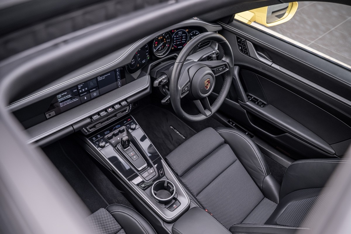 Porsche 911 C2 Coupe 3.0Pt