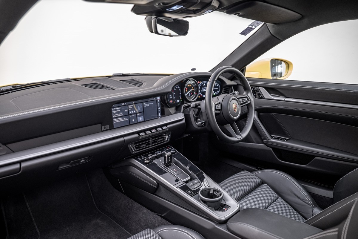 Porsche 911 C2 Coupe 3.0Pt