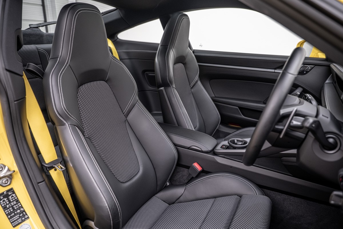 Porsche 911 C2 Coupe 3.0Pt