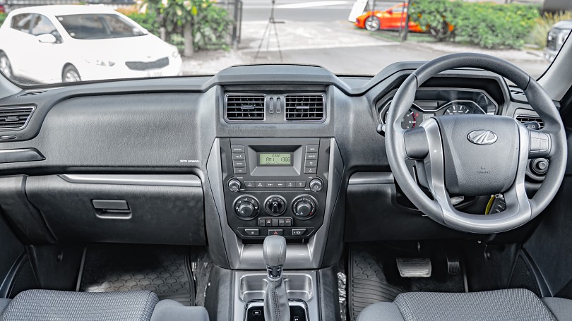 2024 Mahindra Pik-up 10