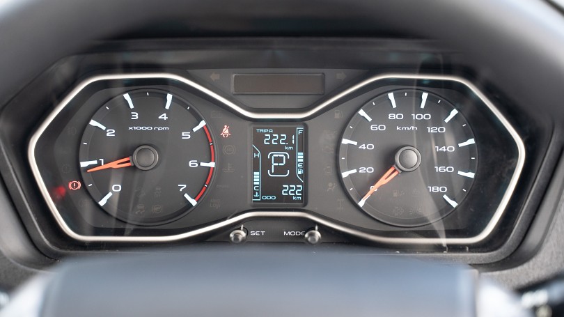 2024 Mahindra Pik-up 12