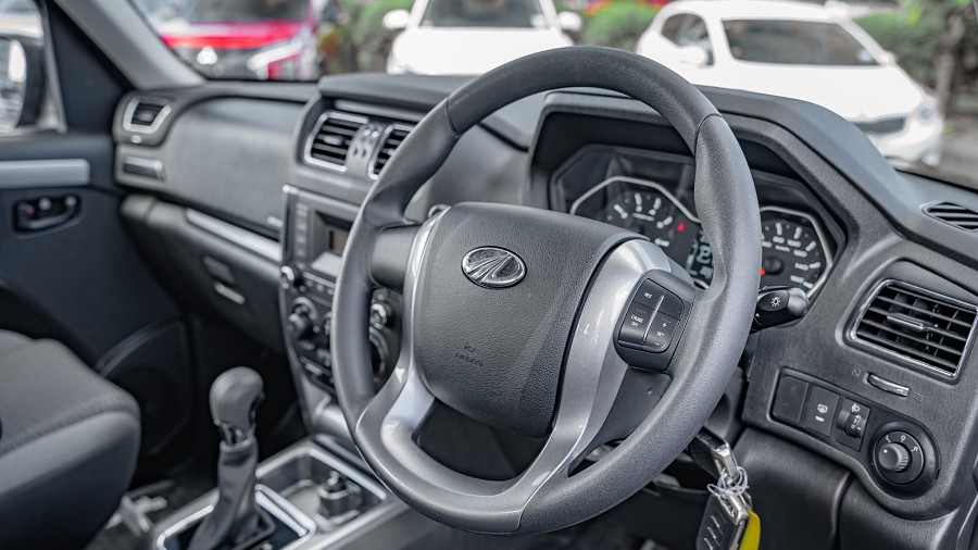 2024 Mahindra Pik-up 9