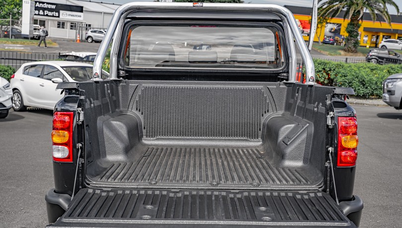 2024 Mahindra Pik-up 16