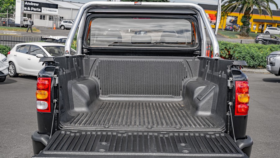 2024 Mahindra Pik-up 16