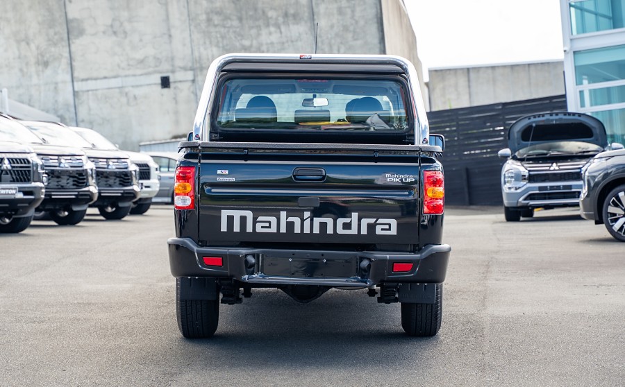 2024 Mahindra Pik-up 4