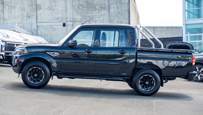 2024 Mahindra Pik-up 5