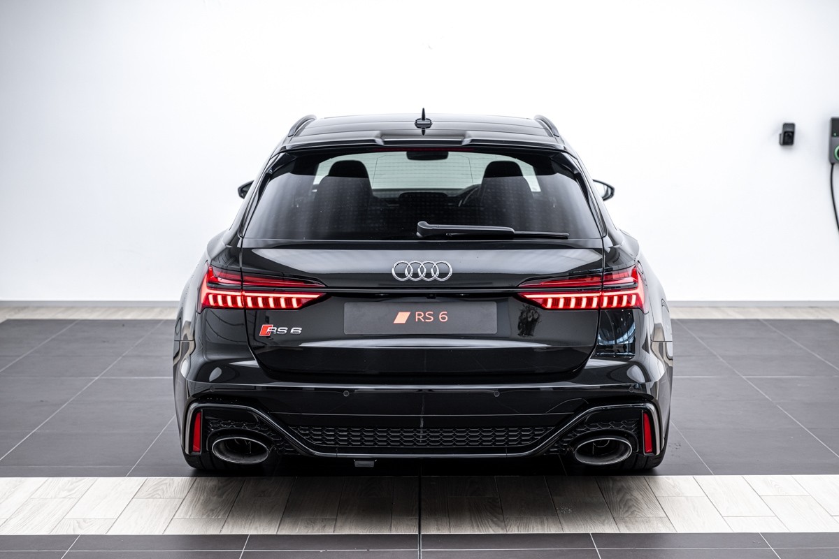 Audi RS6 AVANT PEFORMANCE