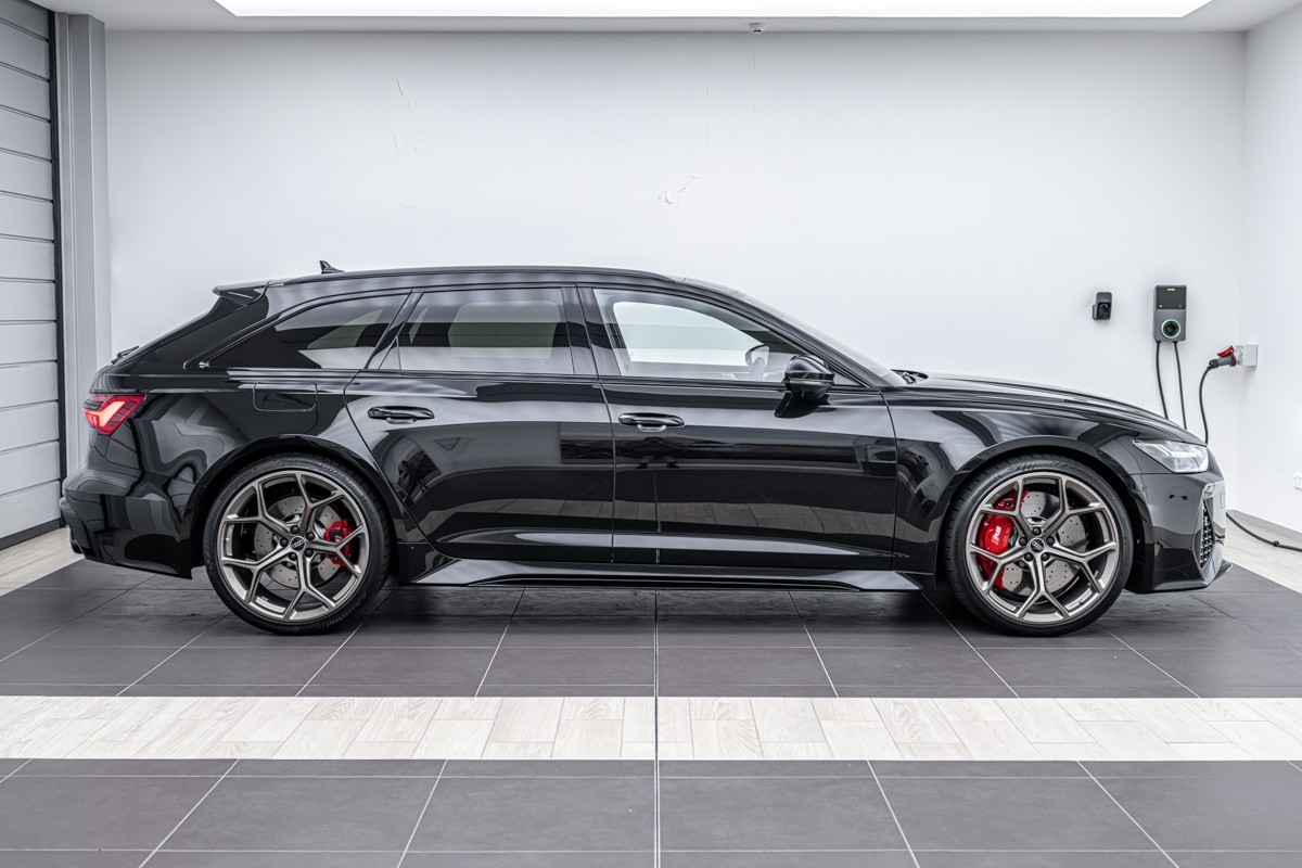 Audi RS6 AVANT PEFORMANCE