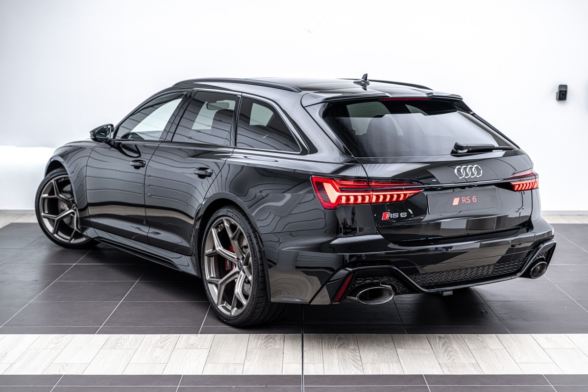 Audi RS6 AVANT PEFORMANCE