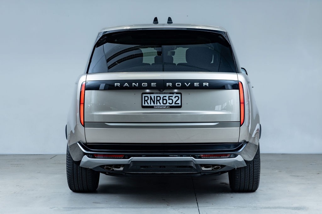 Land Rover Range Rover P530 Autobiography LWB 7 Seater