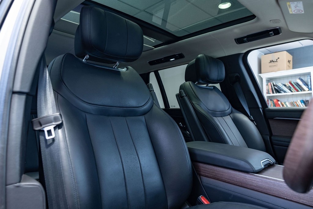 Land Rover Range Rover P530 Autobiography LWB 7 Seater