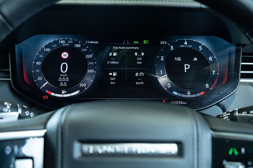 Land Rover Range Rover P530 Autobiography LWB 7 Seater