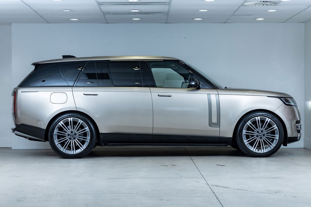 Land Rover Range Rover P530 Autobiography LWB 7 Seater