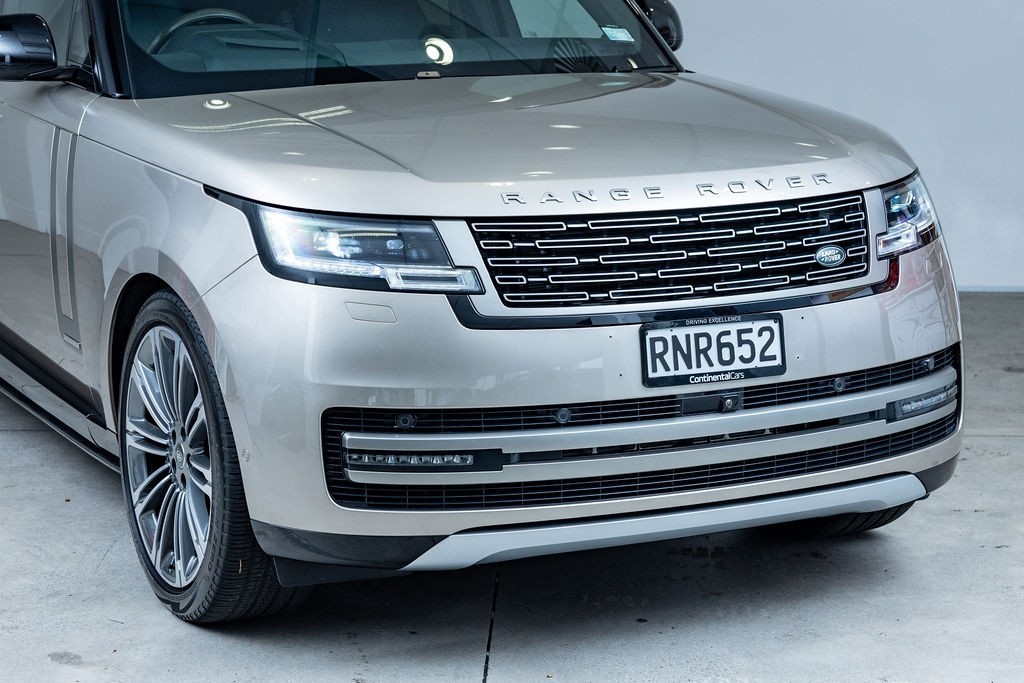 Land Rover Range Rover P530 Autobiography LWB 7 Seater