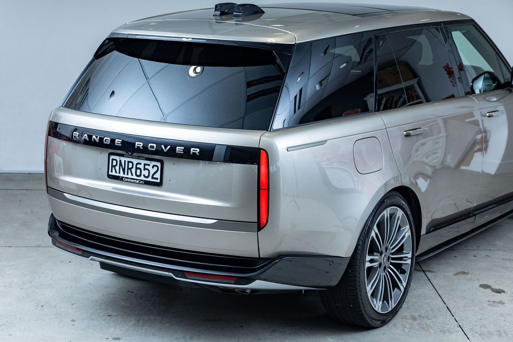 Land Rover Range Rover P530 Autobiography LWB 7 Seater