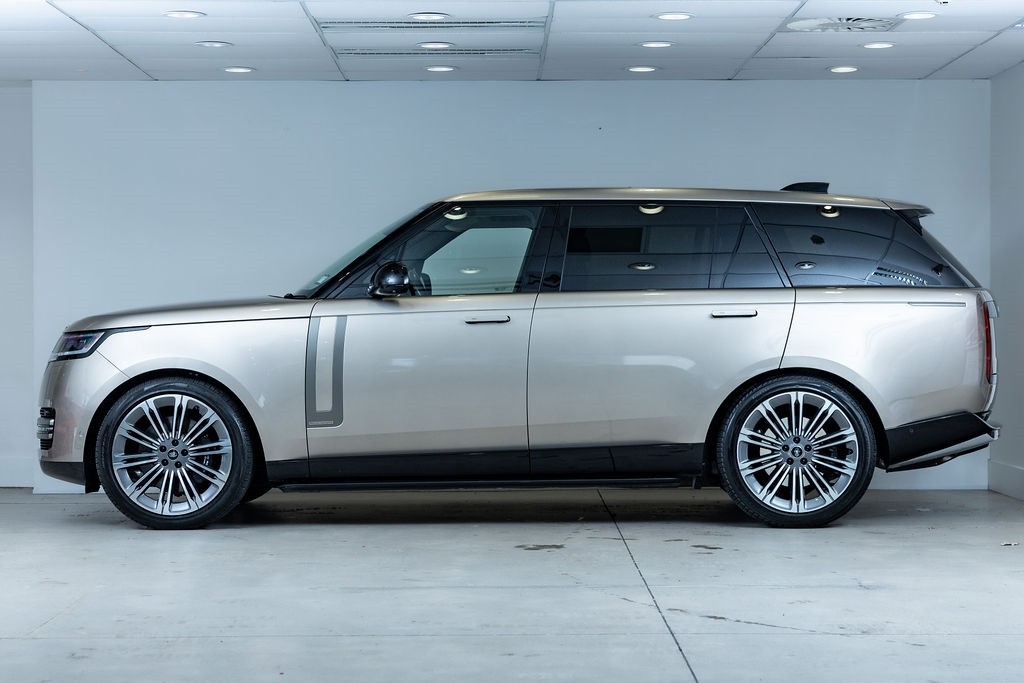 Land Rover Range Rover P530 Autobiography LWB 7 Seater