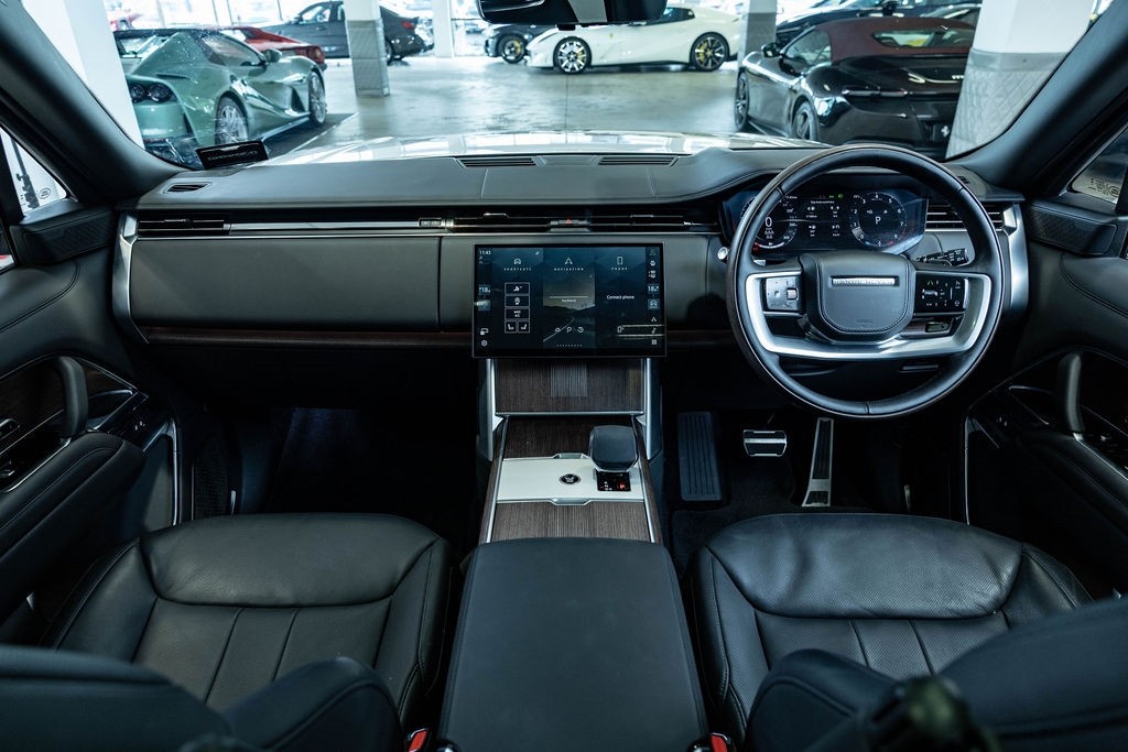 Land Rover Range Rover P530 Autobiography LWB 7 Seater