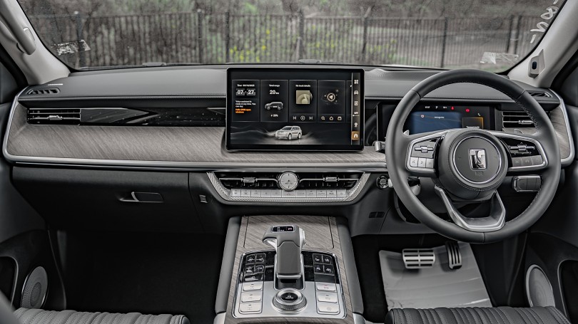 2025 GWM Tank 500 10