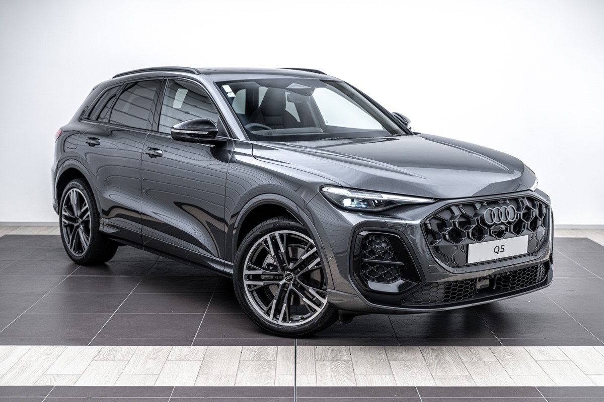 Audi Q5 E-HYBRID S LINE