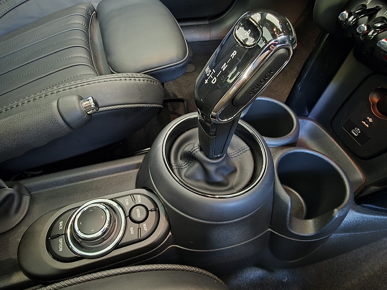 MINI Cooper 5-Dr Hatch The Cooper Resolute