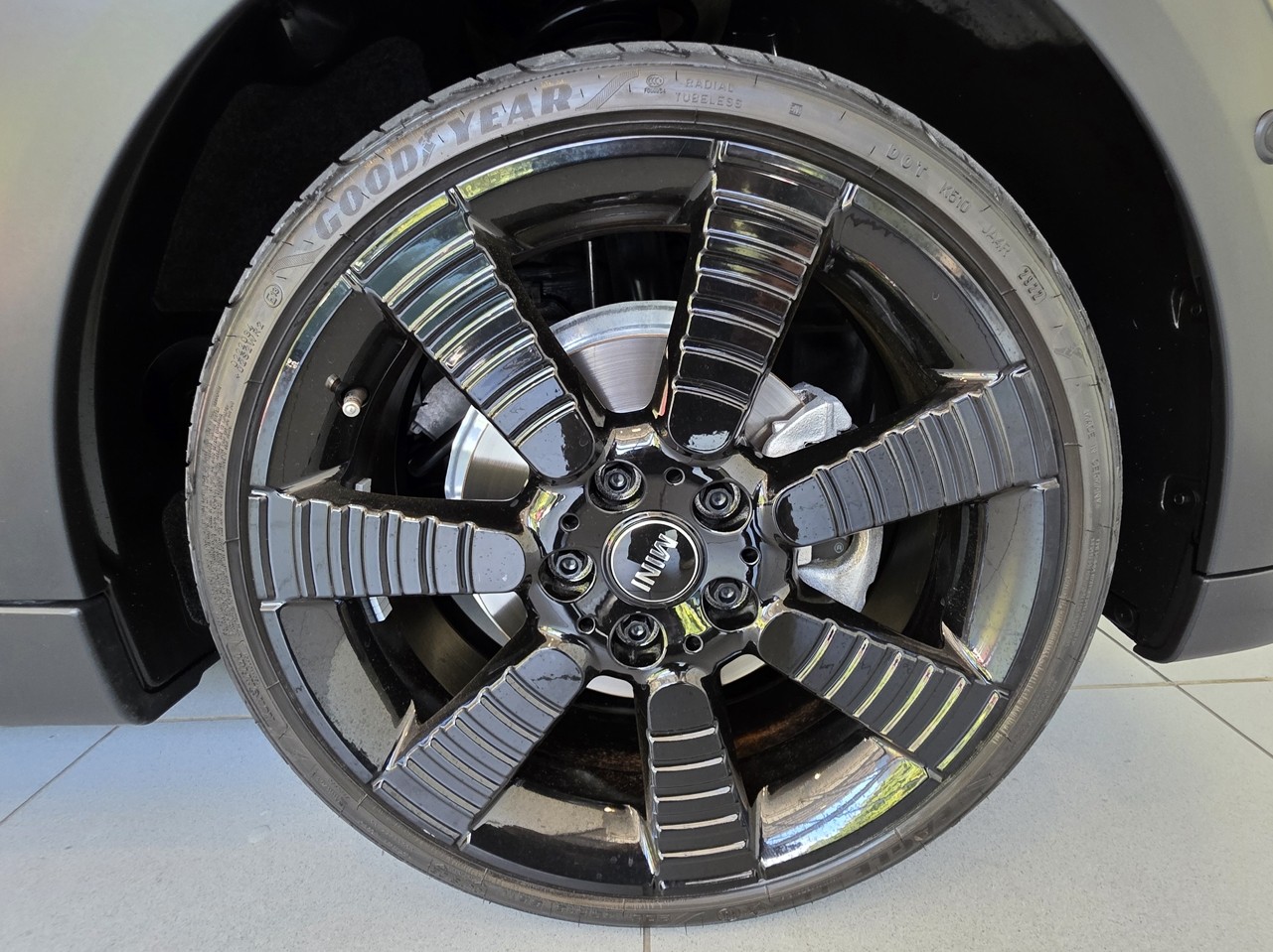 MINI Cooper 5-Dr Hatch The Cooper Resolute