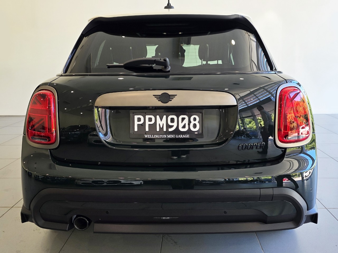 MINI Cooper 5-Dr Hatch The Cooper Resolute