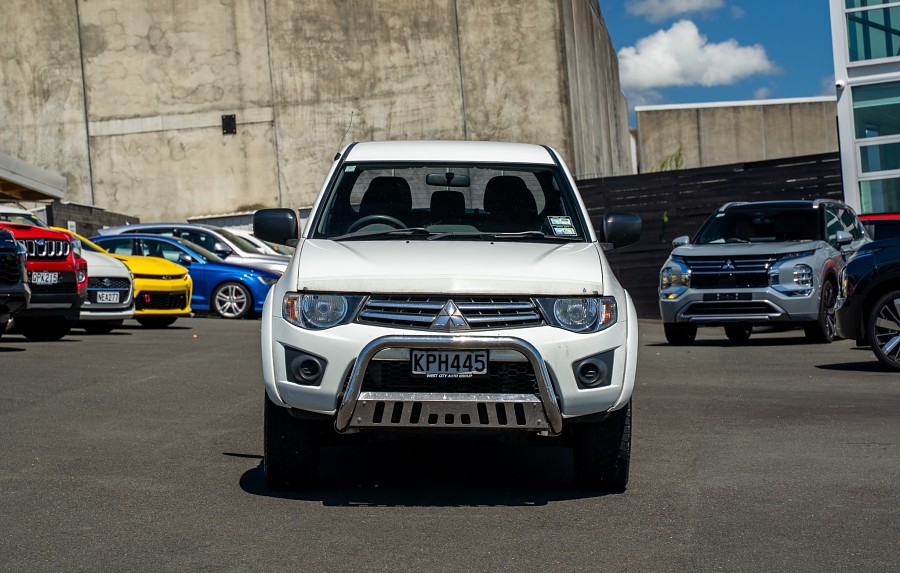 2012 Mitsubishi Triton 3