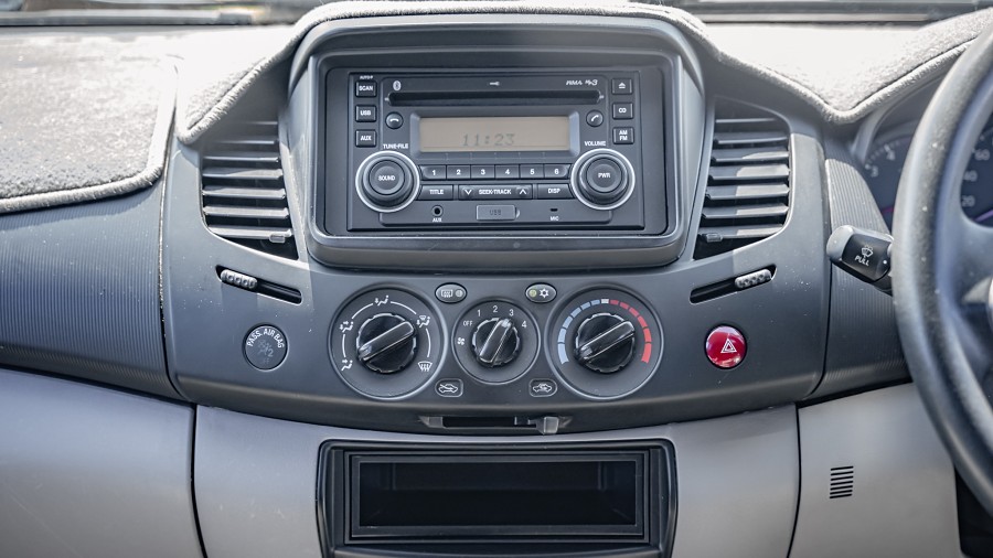 2012 Mitsubishi Triton 14