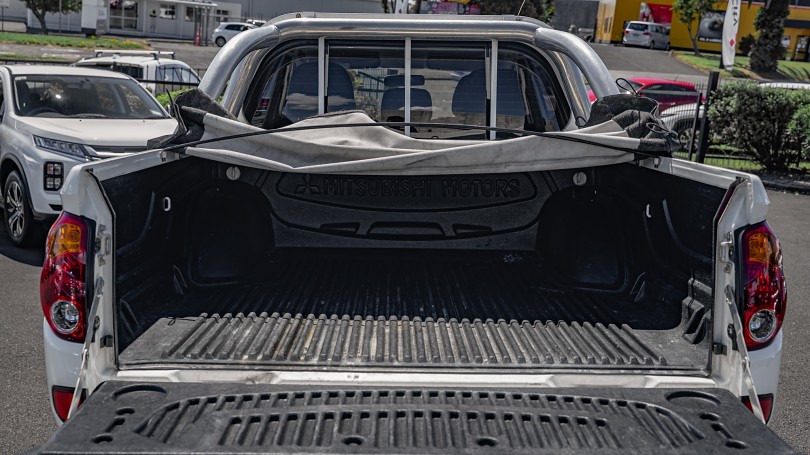 2012 Mitsubishi Triton 18