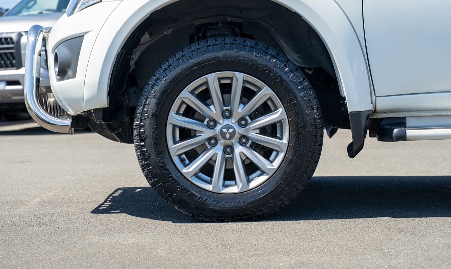 2012 Mitsubishi Triton 6